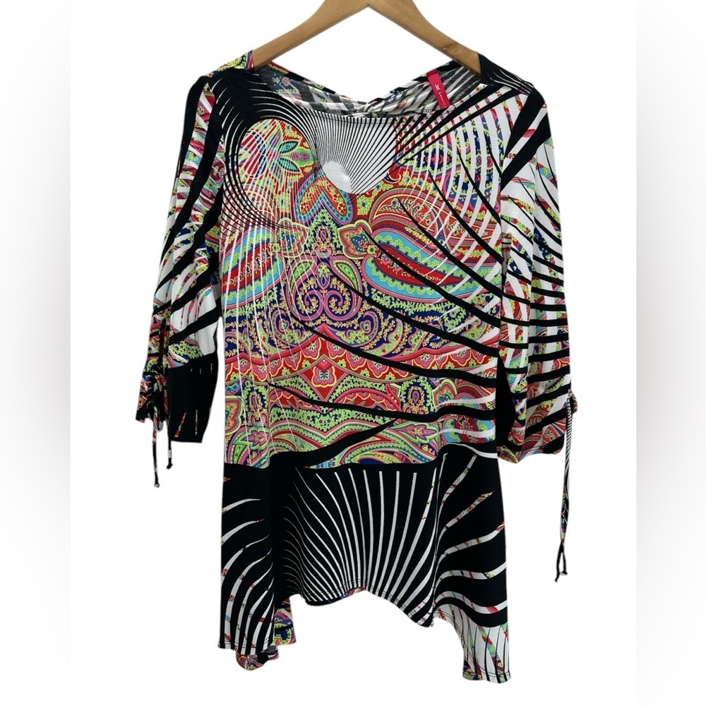 IC Collection Twist Back Boho Artsy Paisley Print Shark‎ Bite Pullover Tunic